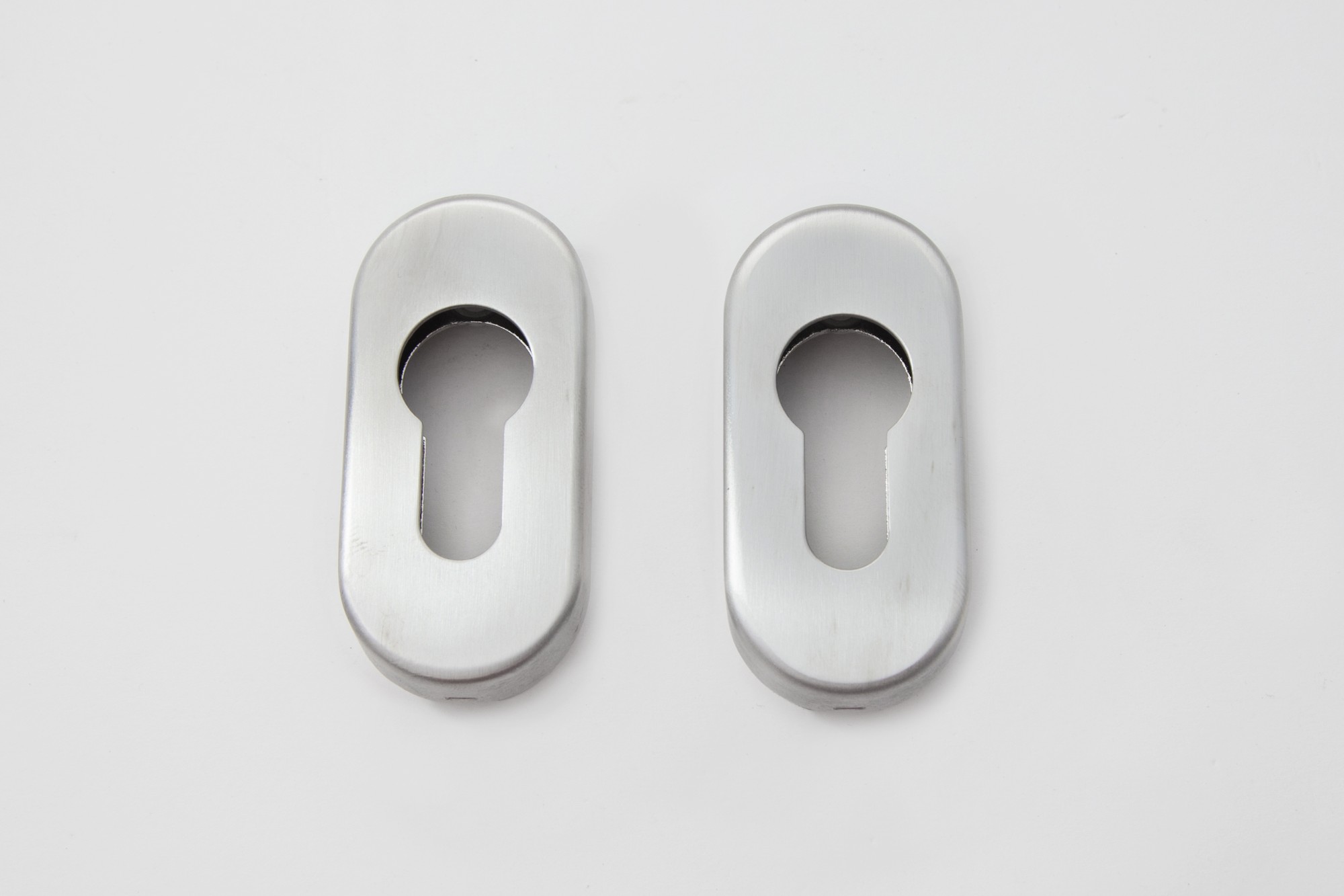 COM.MAN.BOCA.EURO.OVAL IS