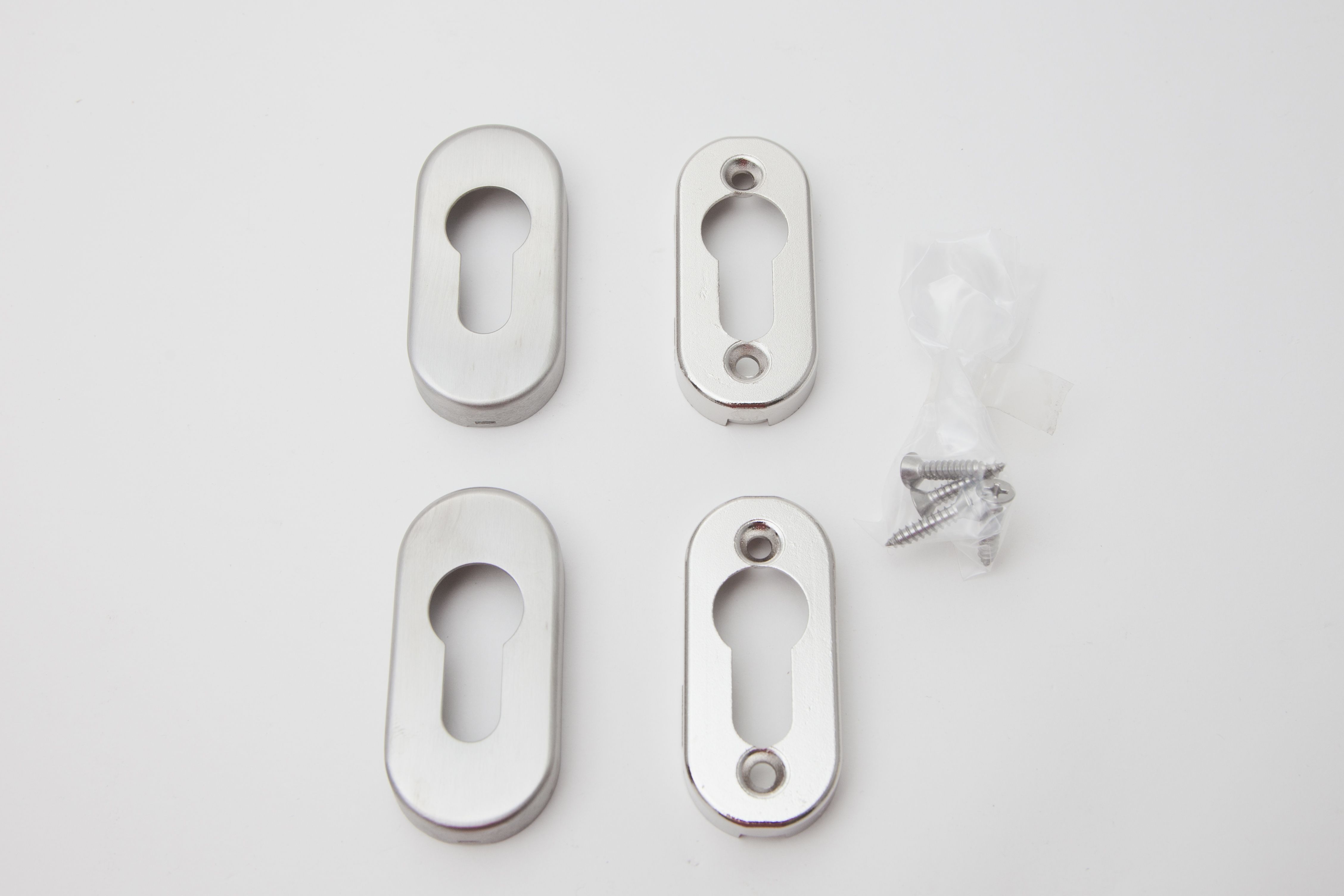 COM.MAN.BOCA.EURO.OVAL IS