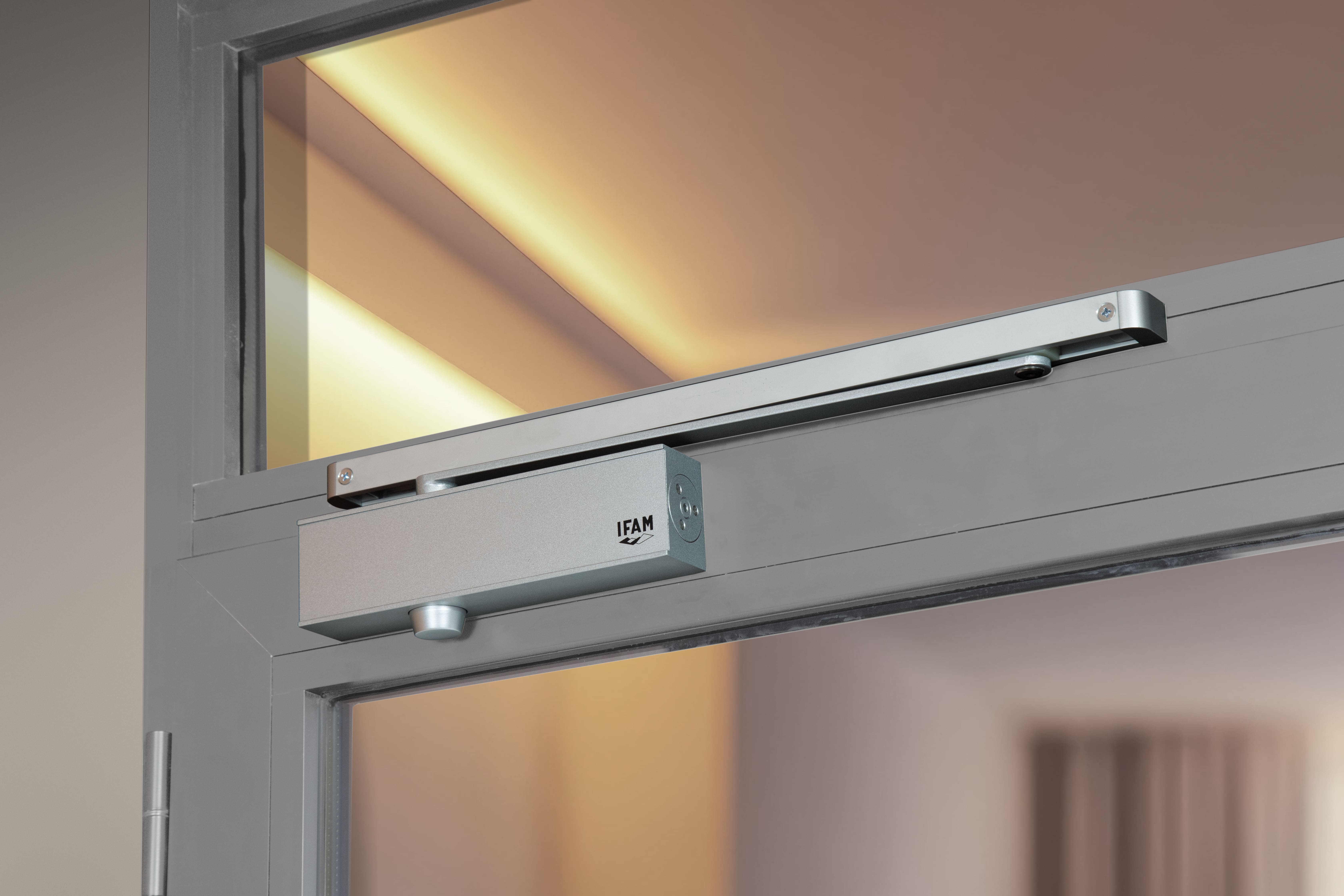 Cierrapuertas G11 Laton