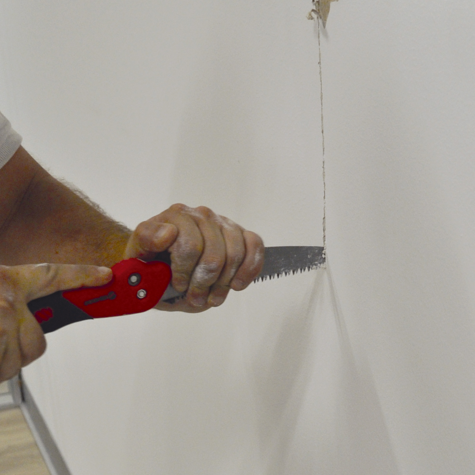 Sierra Profesional DOGHER con Mango Bimaterial 150 mm