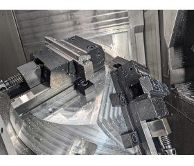 PIRÁMIDE CON 4 MORDAZAS