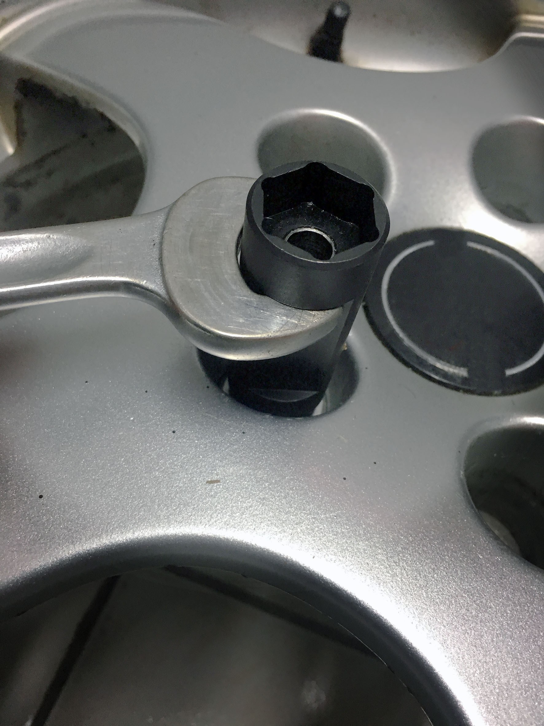 EXTRACTOR FORZA DE TORNILLOS ANTIROBO