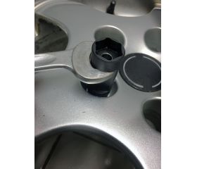 EXTRACTOR FORZA DE TORNILLOS ANTIROBO