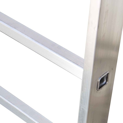 SCRT | Escalera plegable para camión con altura regulable.