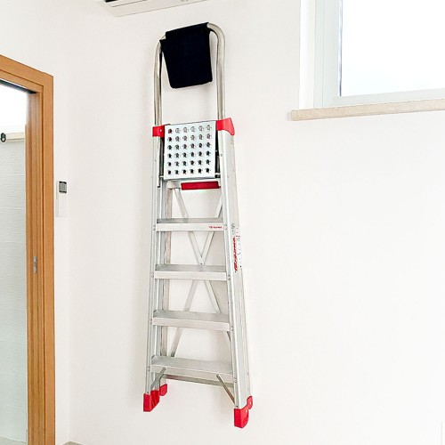 DOMUS | Escalera profesional con peldaños cómodos
