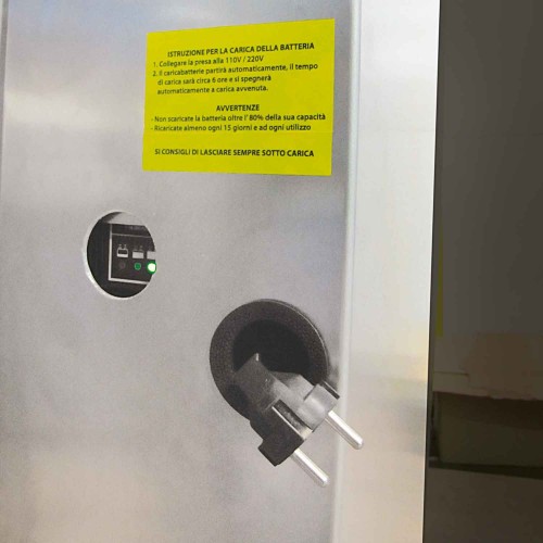 PICK | Escalera con plataforma y plano de carga eléctrico