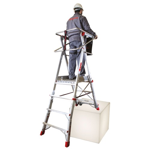 PLS | Escalera con amplia plataforma y altura regulable