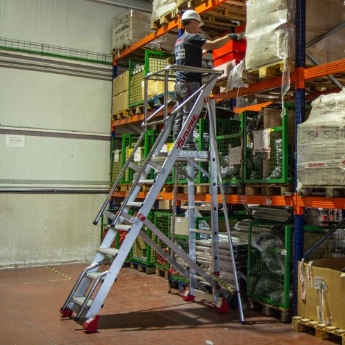 SMTS | Escalera de almacén con plataforma, ruedas y estabilizadores a partir del modelo SMTS120.