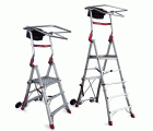 Escalera plegable con amplia plataforma y 3 peldaños.