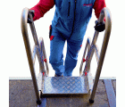 SCRT | Escalera plegable para camión con altura regulable.