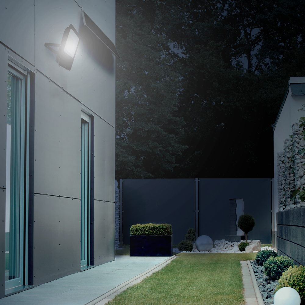 Miniatura Foco Solar con Sensor Crepuscular GARZA Led con mando