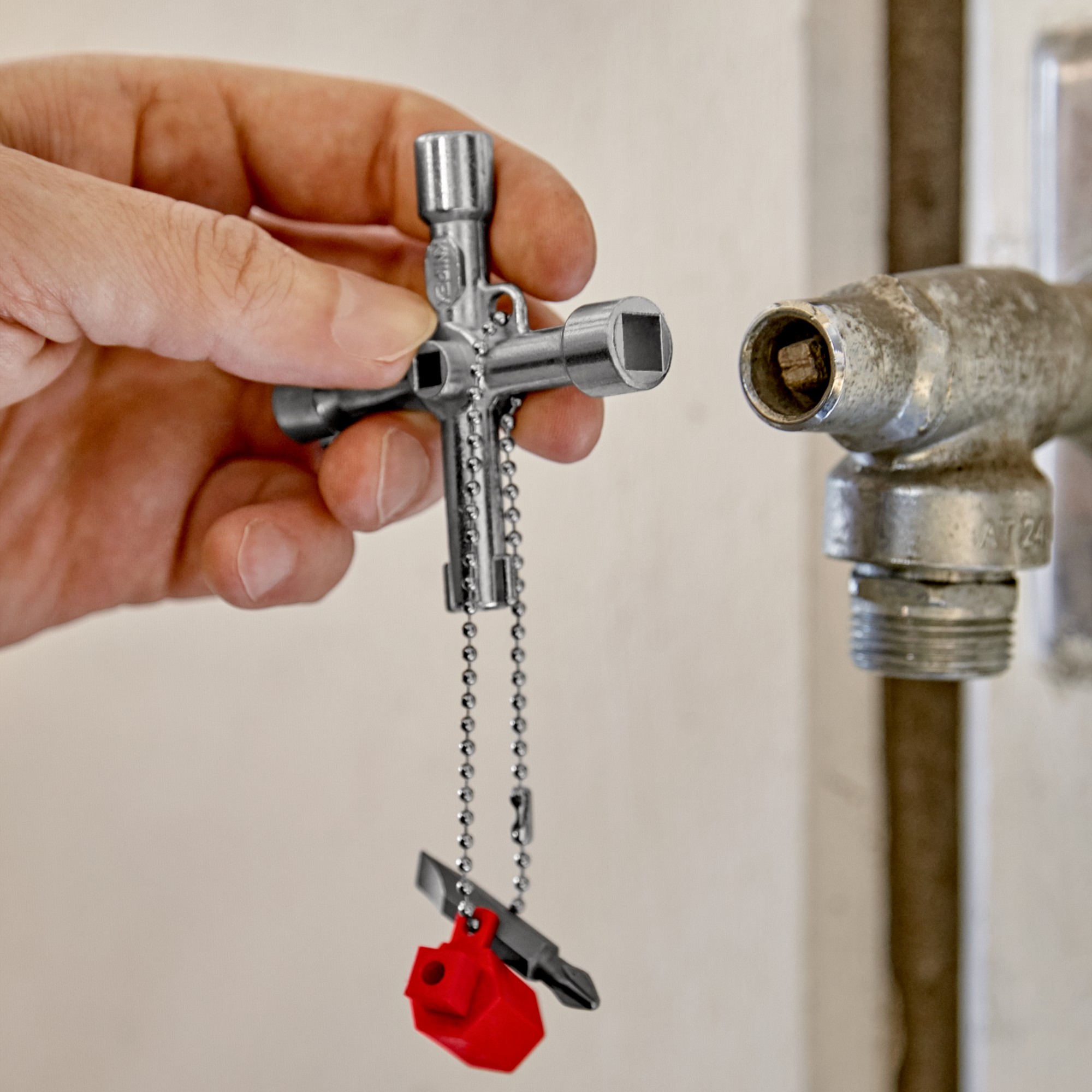 Knipex Llave para cabinas de control 76 mm