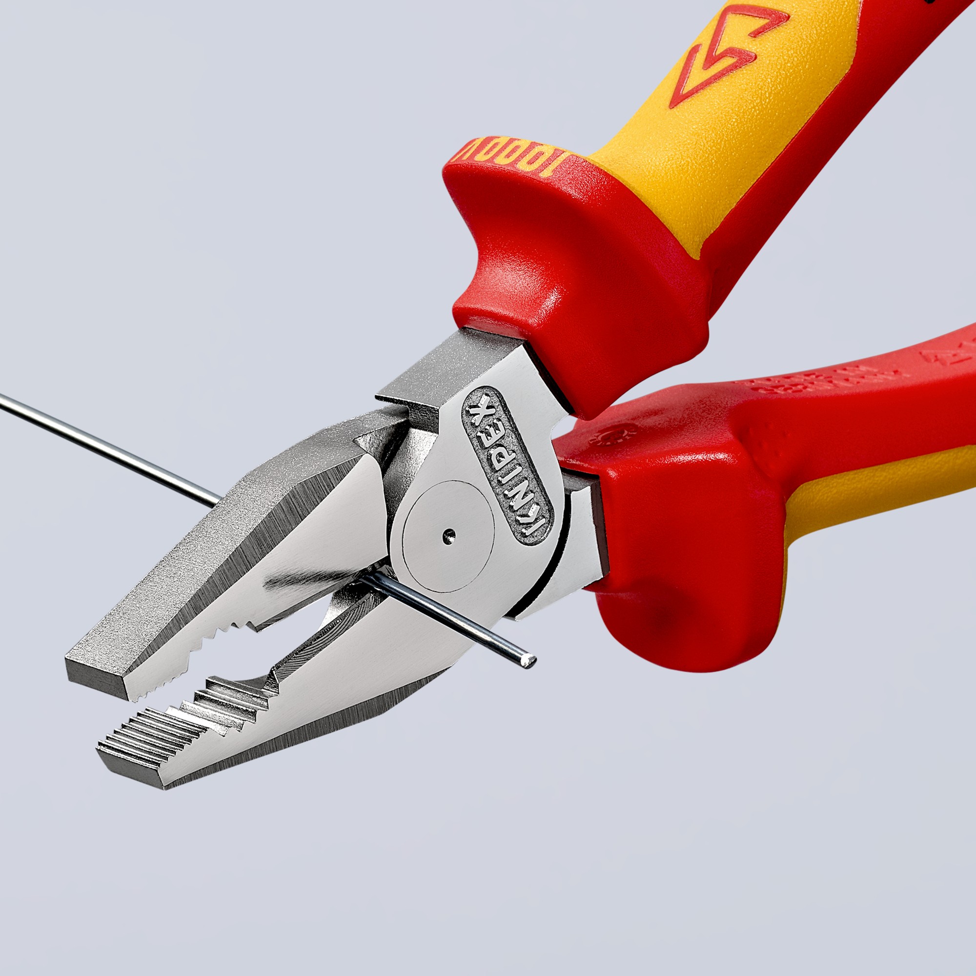 Knipex Alicate universal de fuerza con mangos bicomponentes aislados 180 mm