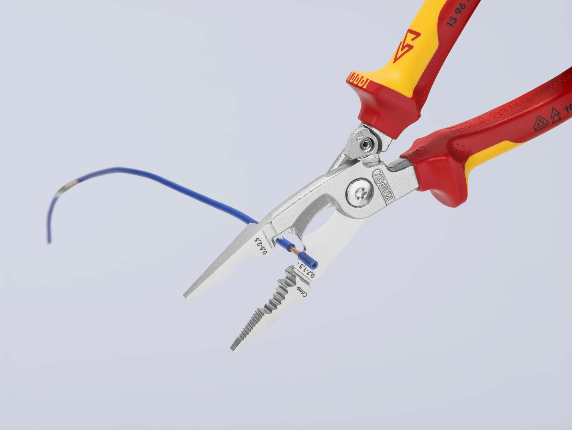 Knipex Alicate multifunción para instaladores con mangos bicomponentes aislados 200 mm