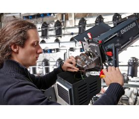 Knipex Alicate multifunción para instaladores con mangos bicomponentes aislados 200 mm