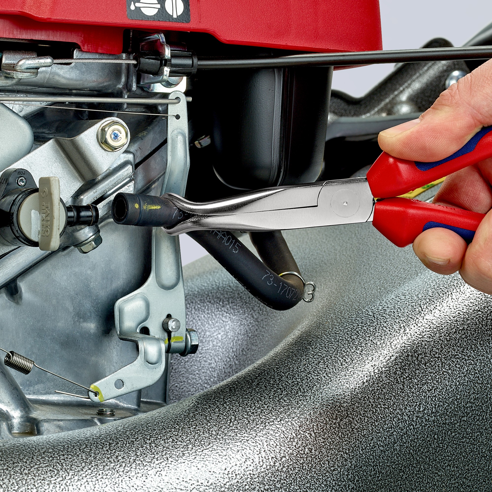 Knipex Alicate para mecánicos, bocas 45º semiredondas para extraer bujías - con mangos bicomponentes 200 mm