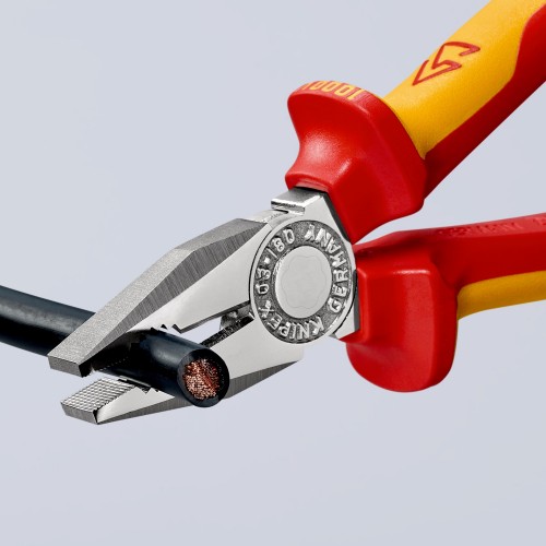 Knipex Alicate universal con mangos bicomponentes aislados 180 mm