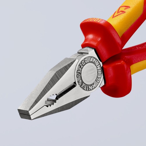 Knipex Alicate universal con mangos bicomponentes aislados 200 mm