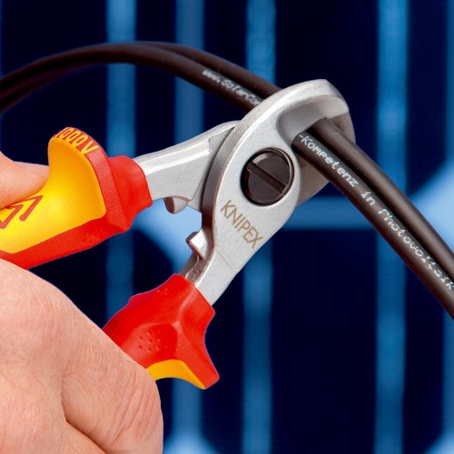 Knipex Alicate cortacables con mangos bicomponentes aislados 165 mm