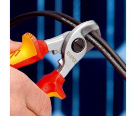 Knipex Alicate cortacables con mangos bicomponentes aislados 165 mm