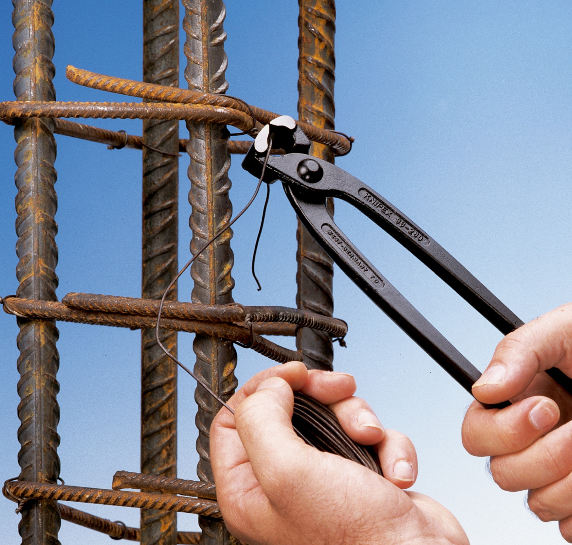 Knipex Tenaza rusa -  con mangos recubiertos de plástico 200 mm