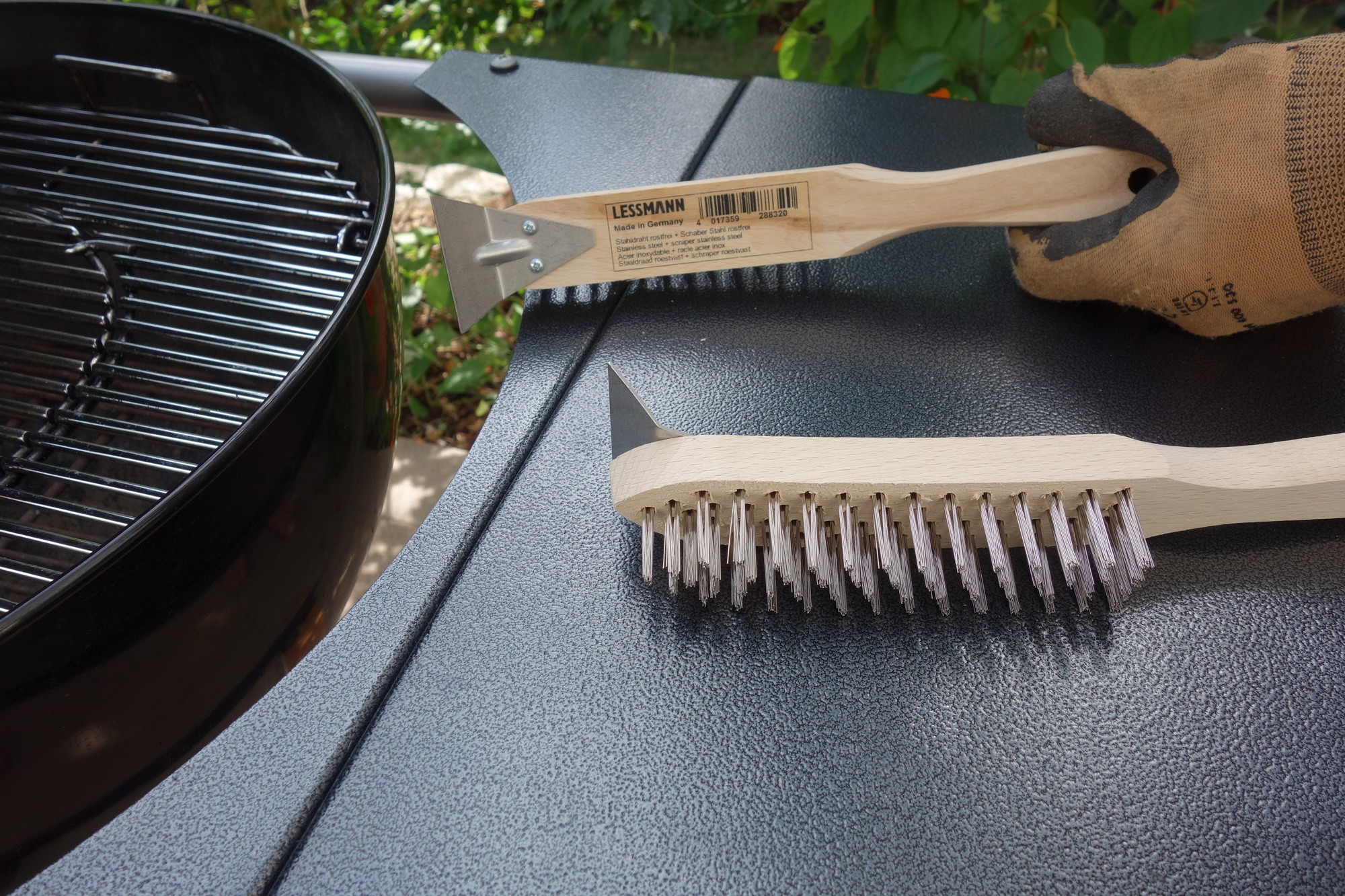 Lessmann Cepillo de mano mango de madera  alambre latonado 105431
