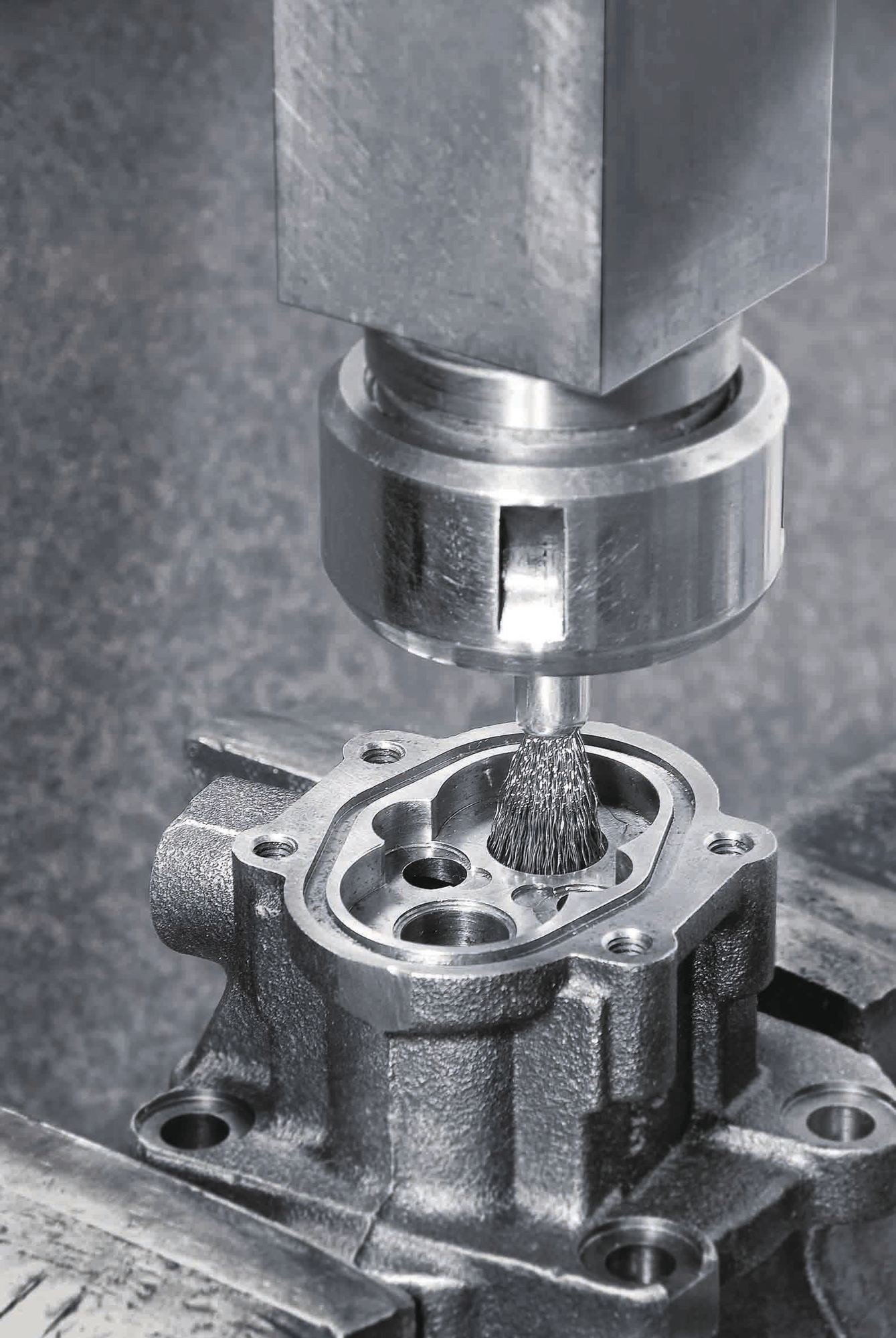 Lessmann Brocha con espiga alambre inox. ondulado 451361