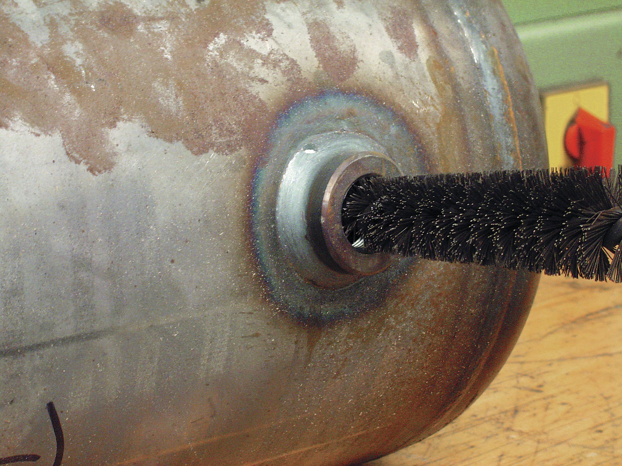 Lessmann Cepillo limpiatubos alambre acero con casquillo roscado 500310