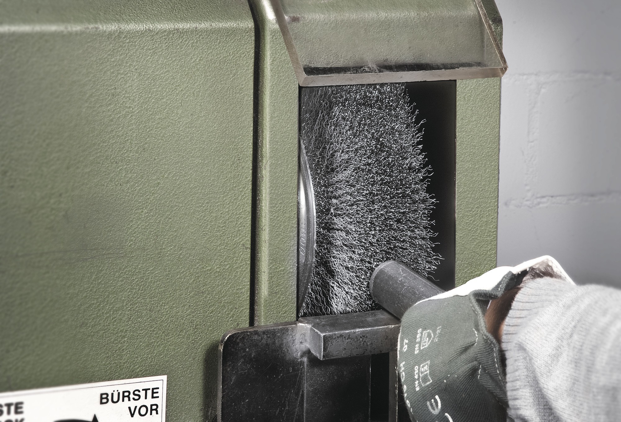 Lessmann Cepillo circular alambre latonado ondulado 344762