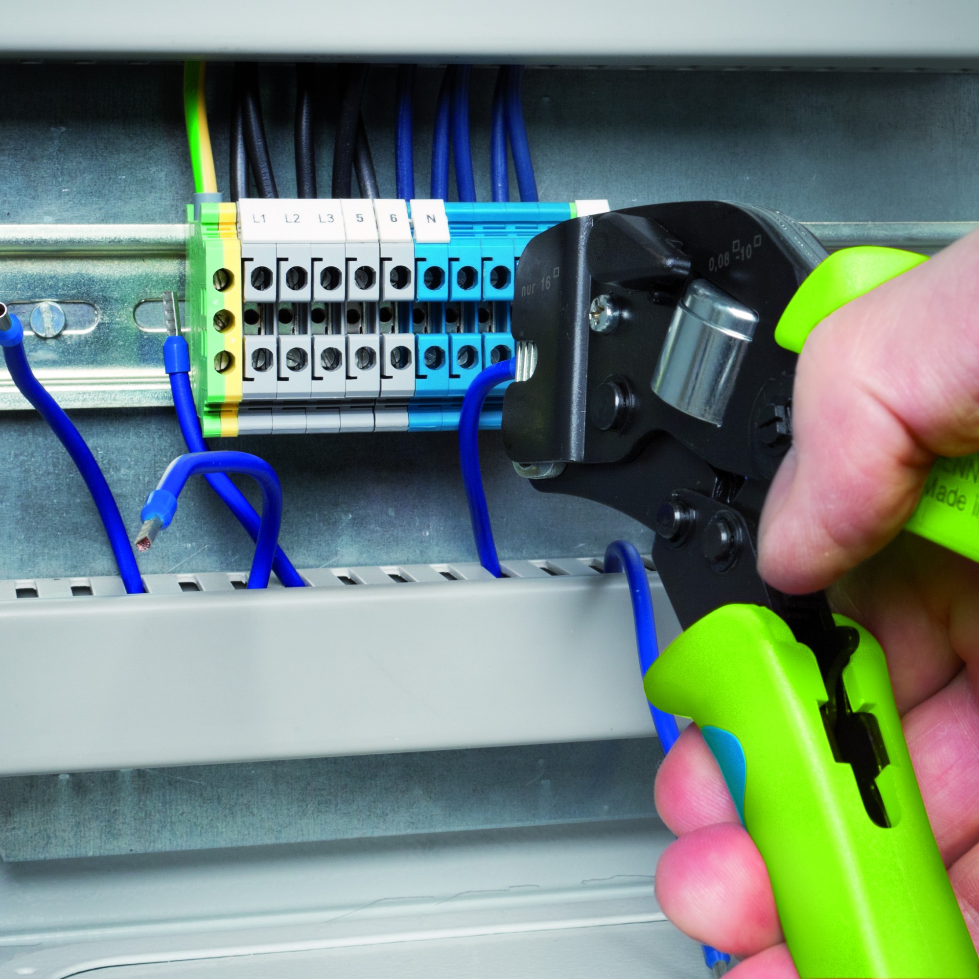 Rennsteig Crimpadora autoajustable para punteras huecas desde 0,08 hasta 16 mm2