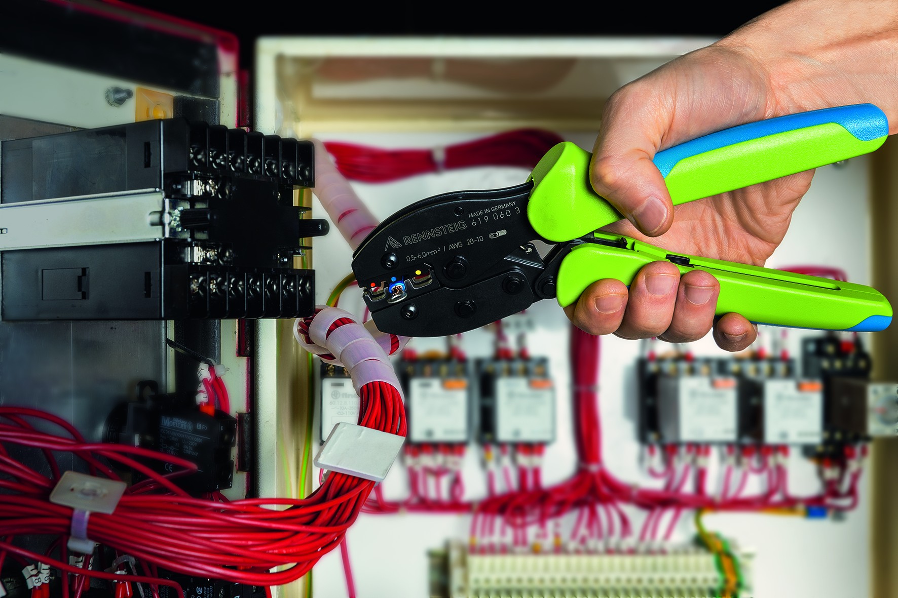 Rennsteig Crimpadora para terminales de tornillo aislados con capacidad de 0,5 - 6 mm2