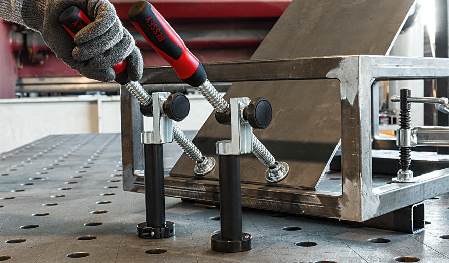 Bessey Mordaza para bancos y mesas de soldadura TW28AV