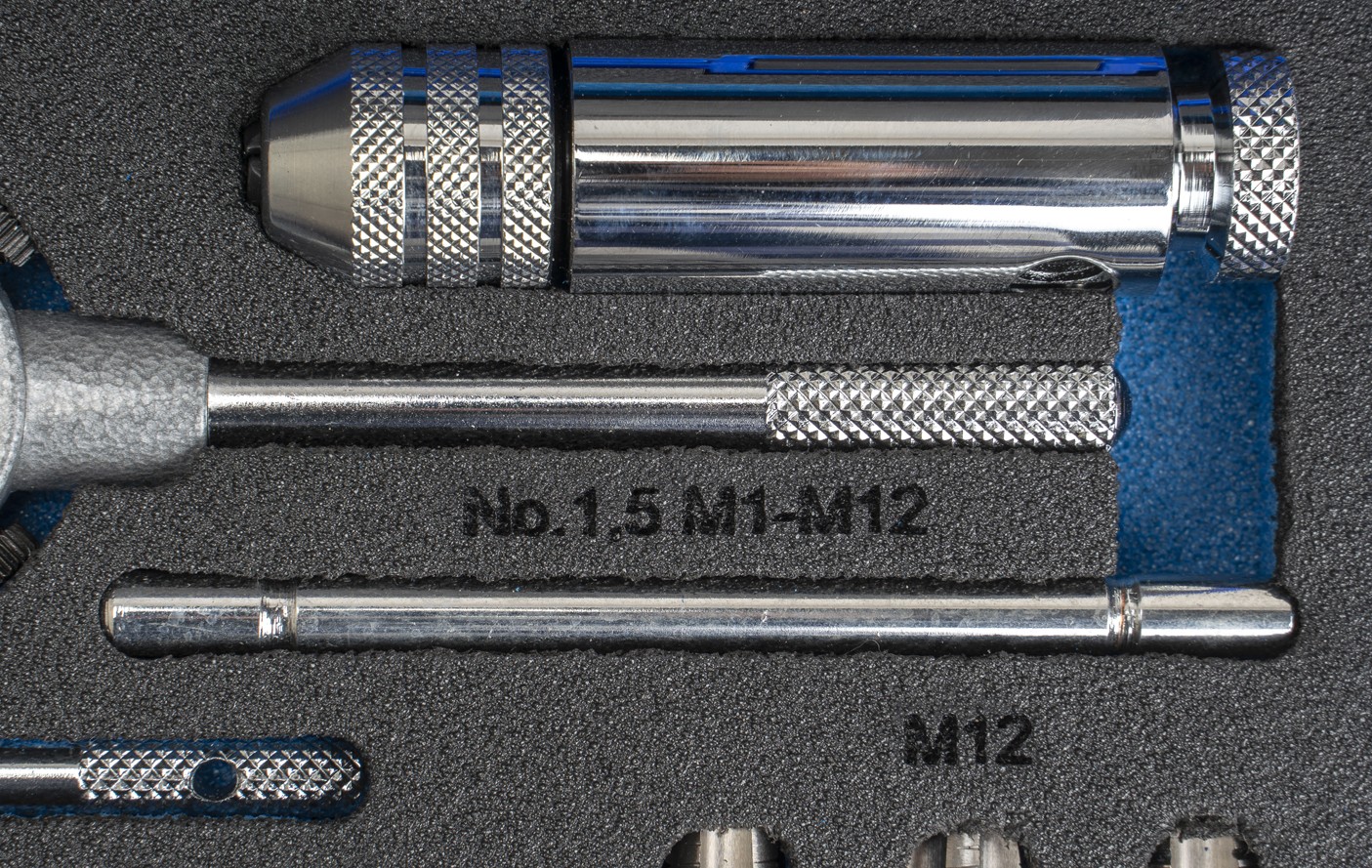 JUEGO MACHOS-COJINETES MANO - 3406 - M3-M12 + COMBI (MOD. 0) 33 pcs.