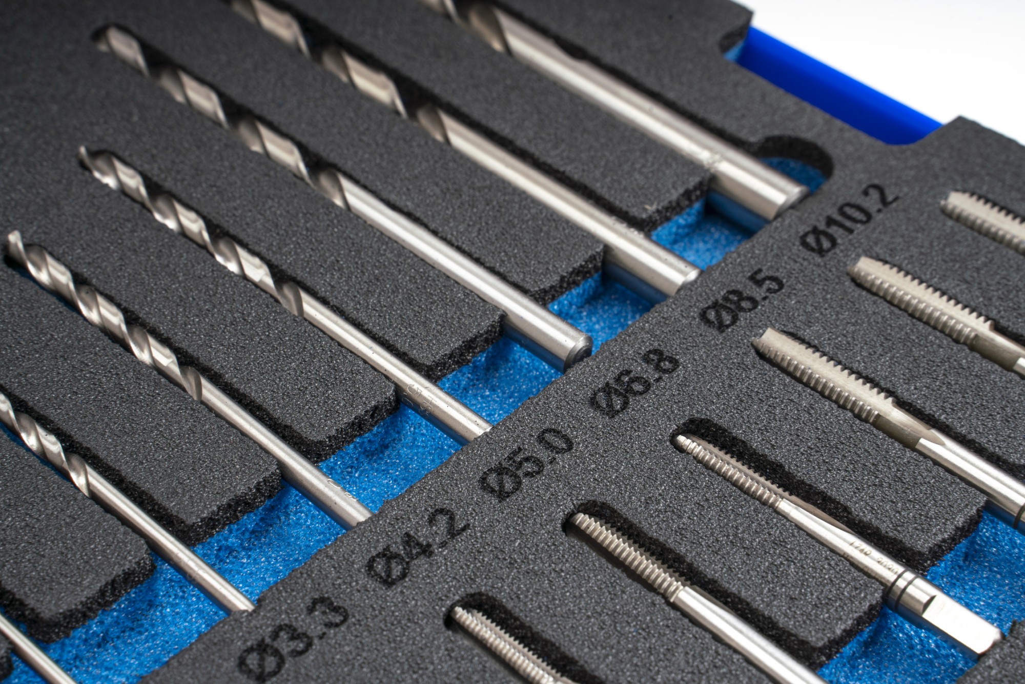 JUEGO MACHOS-COJINETES MANO - 3406 - M3-M12 + COMBI (MOD. 2) 45 pcs.