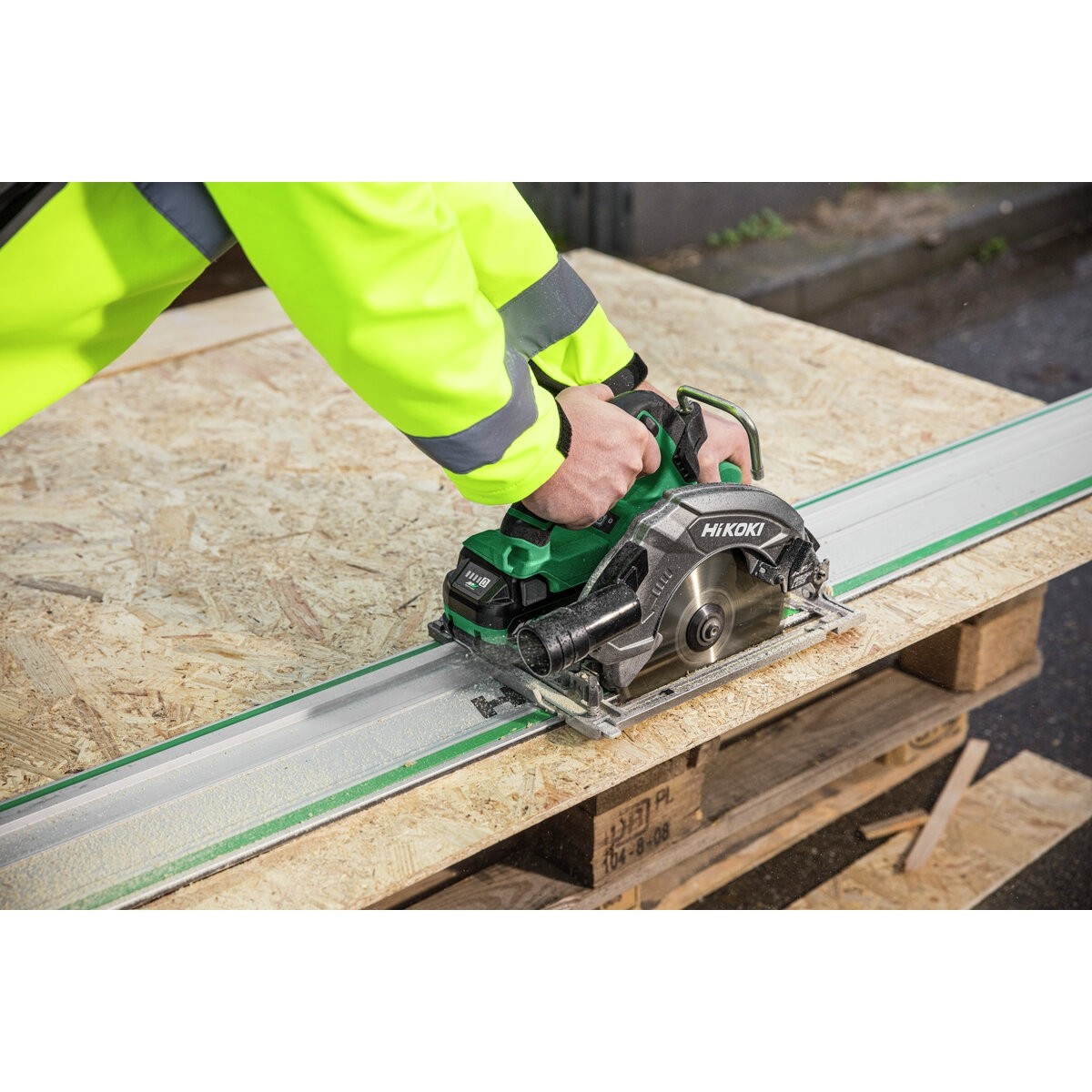 Sierra circular manual de batería C3607DBW2Z