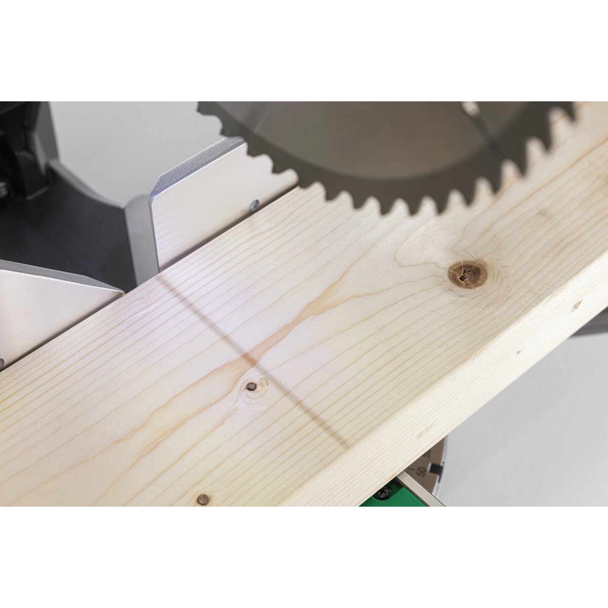 Sierra inglete de batería C3612DRAW4Z