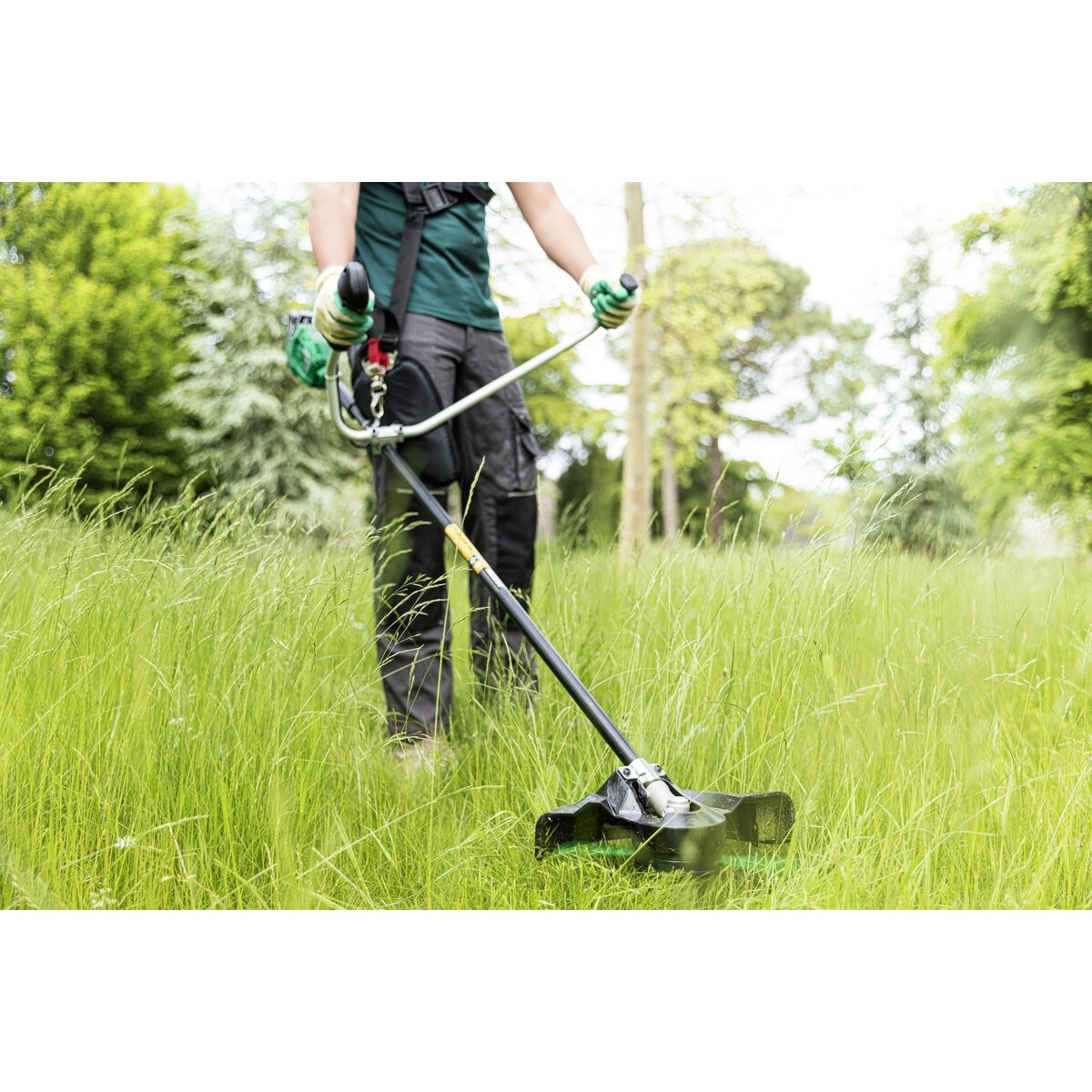 Cortacésped/desbrozadora CG36DBW4Z