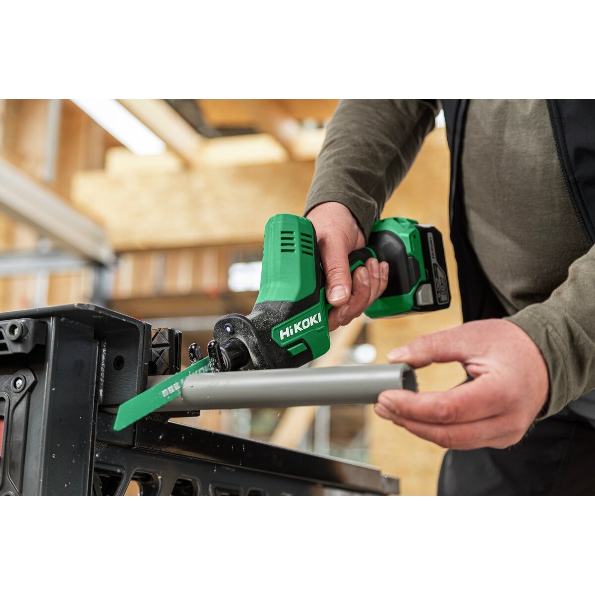 Sierra de sable de batería CR18DAW2Z