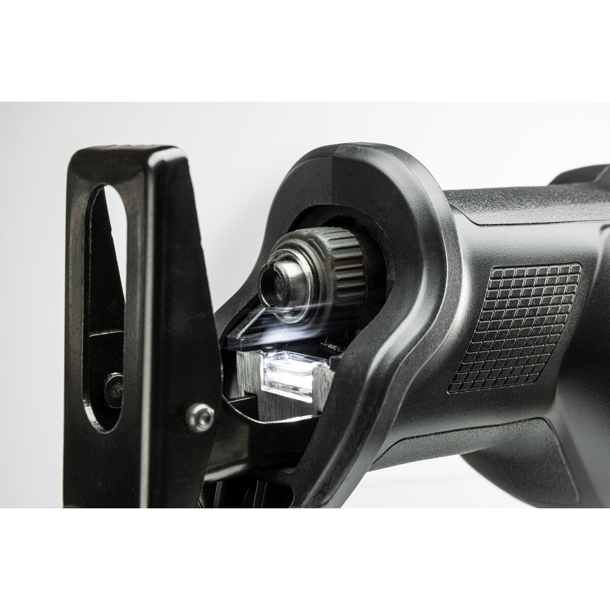 Sierra de sable de batería CR18DBW4Z