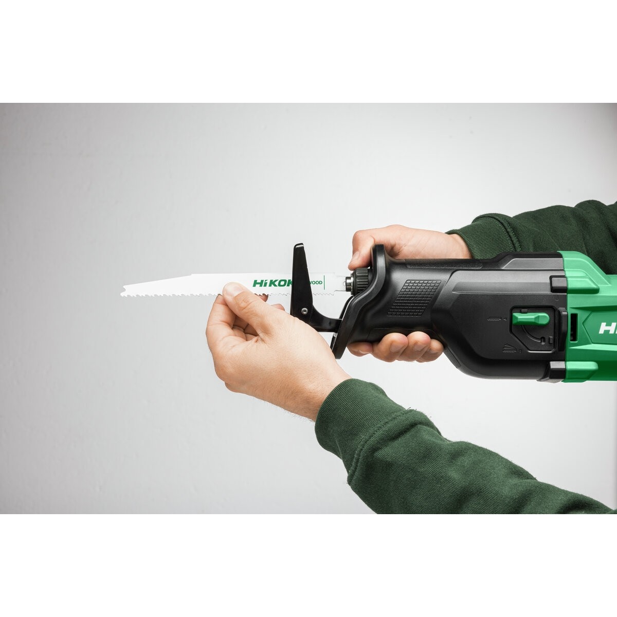 Sierra de sable de batería CR18DBW4Z