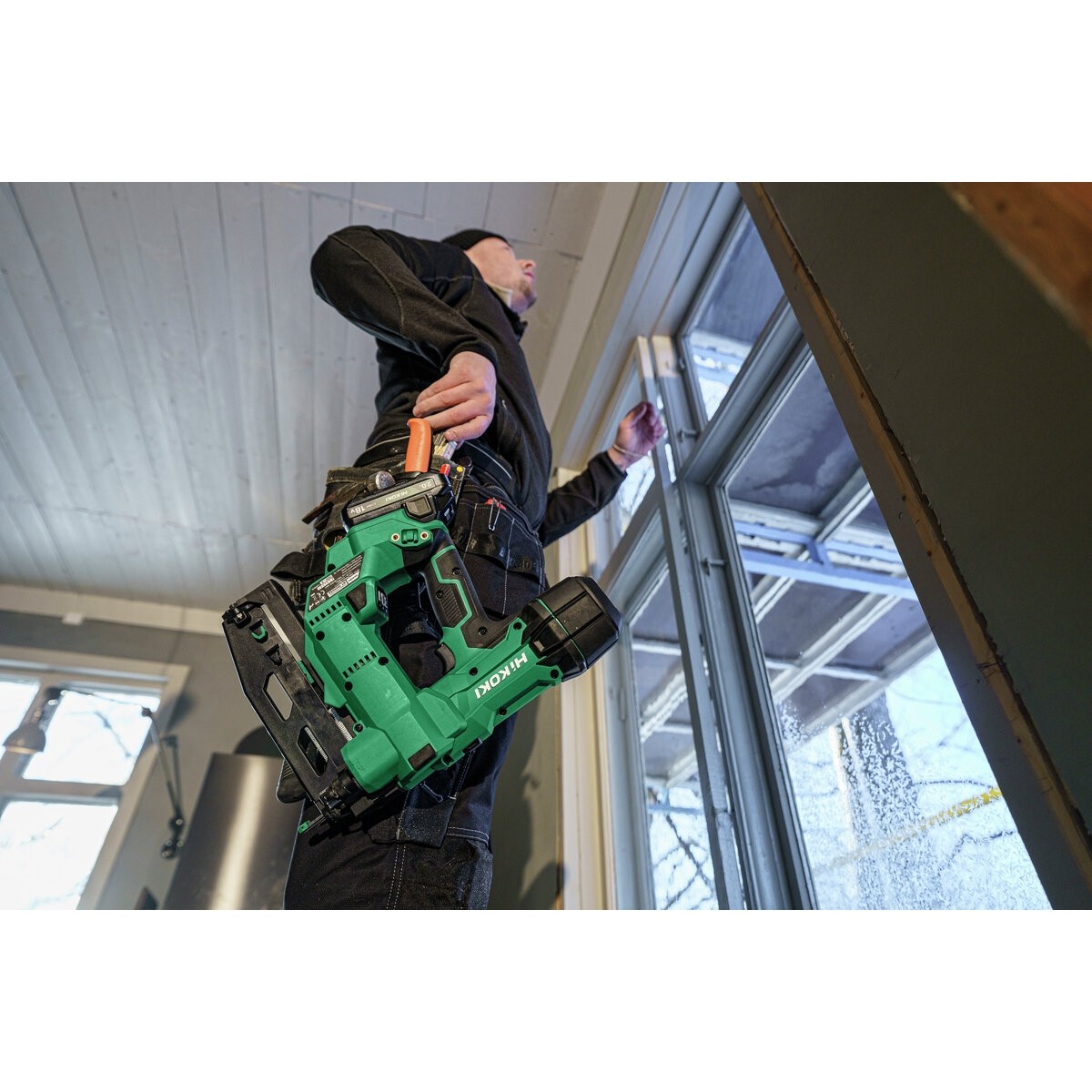 Clavadora de acabado de batería NT1865DSAW9Z