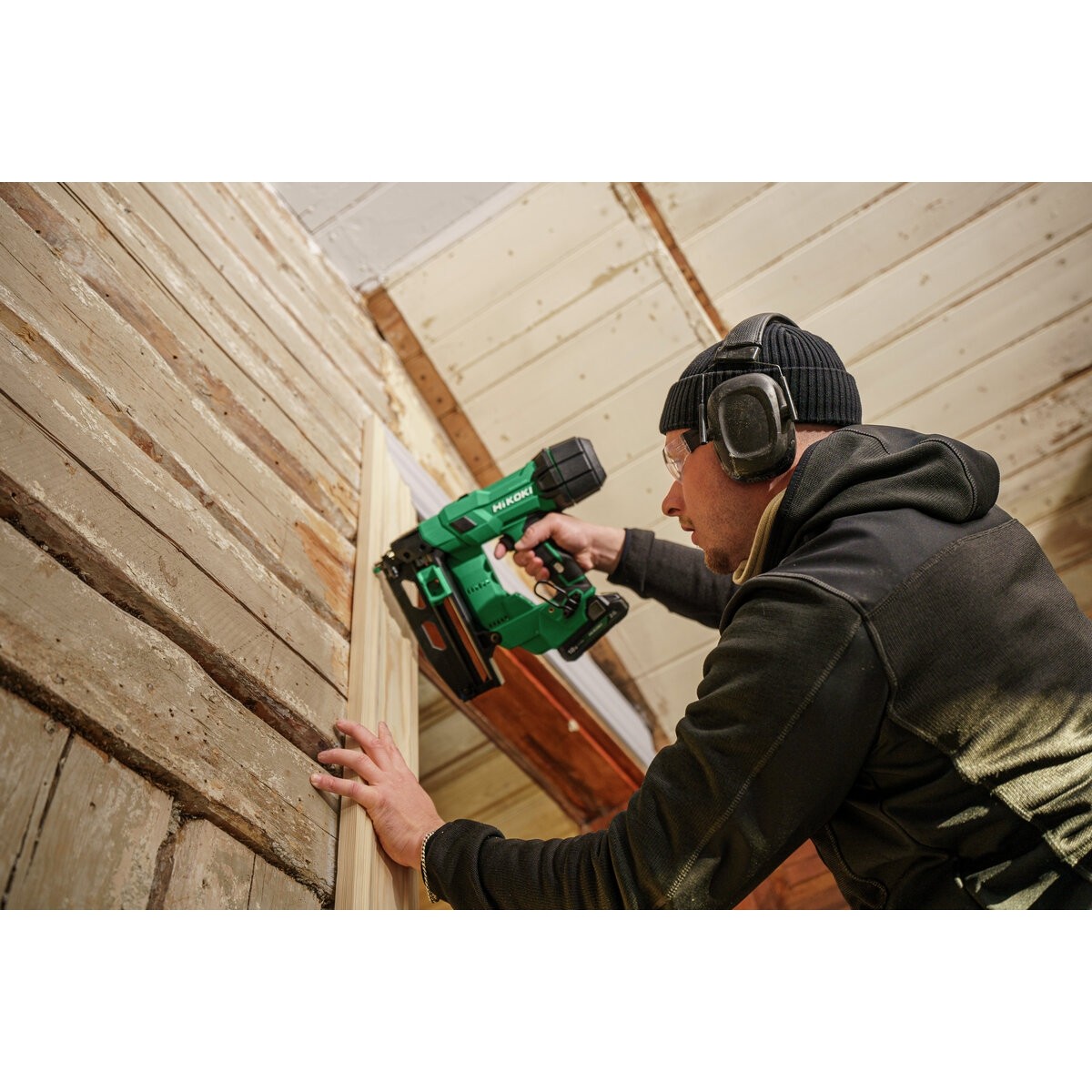 Clavadora de acabado de batería NT1865DSAW9Z