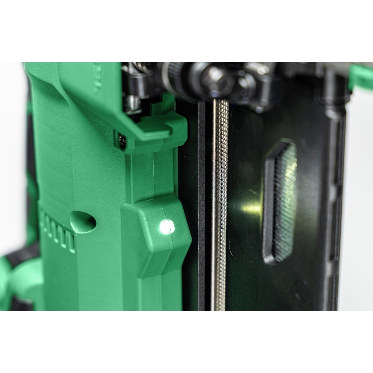 Clavadora de acabado de batería NT1865DSAW9Z