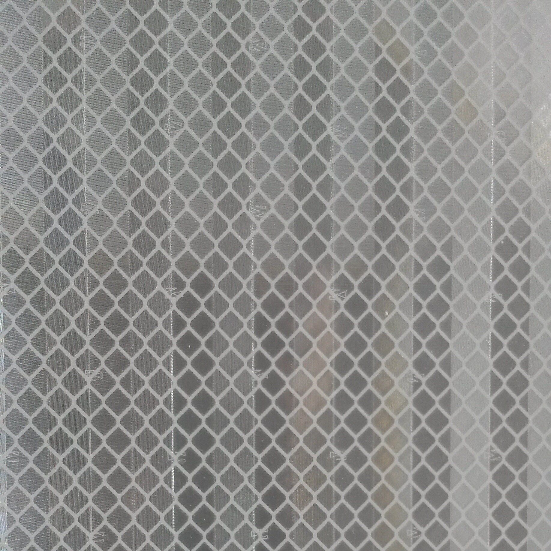 3M™ High Intensity Prismatic 3310 Lámina Retrorreflectante Microprismática Flexible Obras HIP Blanco, Rollo 1,22 m x 45,7 m