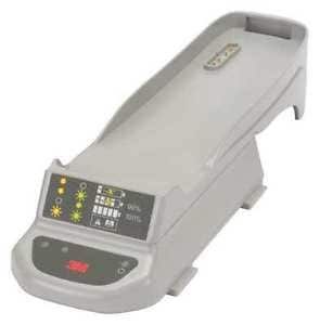 3M™ Versaflo™ Cuna de carga de baterías, TR-6403M™ Versaflo™ Cuna de carga de baterías, TR-640