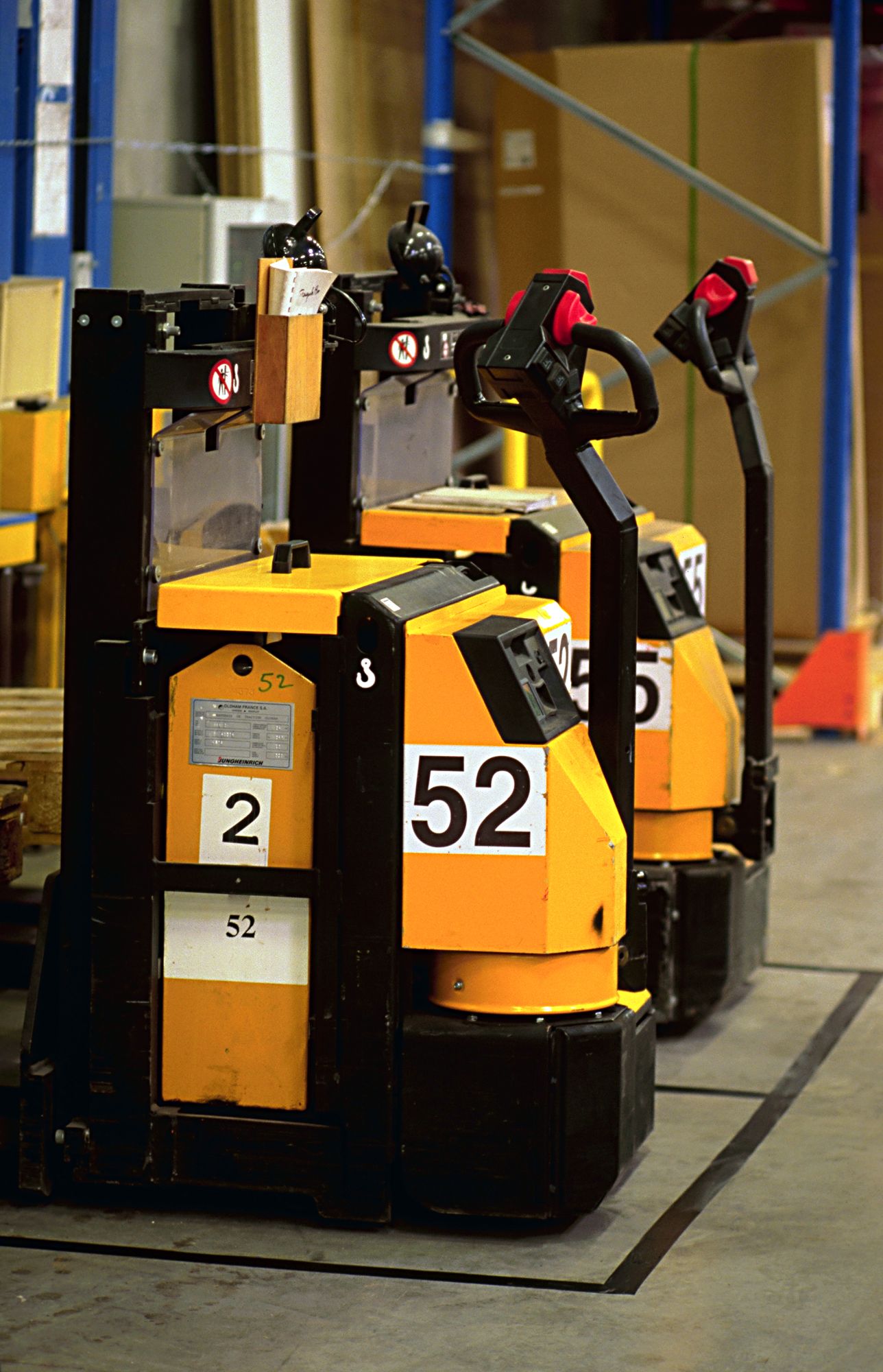 3M™ Cinta de vinilo de uso general 764, Negro, 50 mm x 33 m, Envuelto individualmente Empaquetado convenientemente