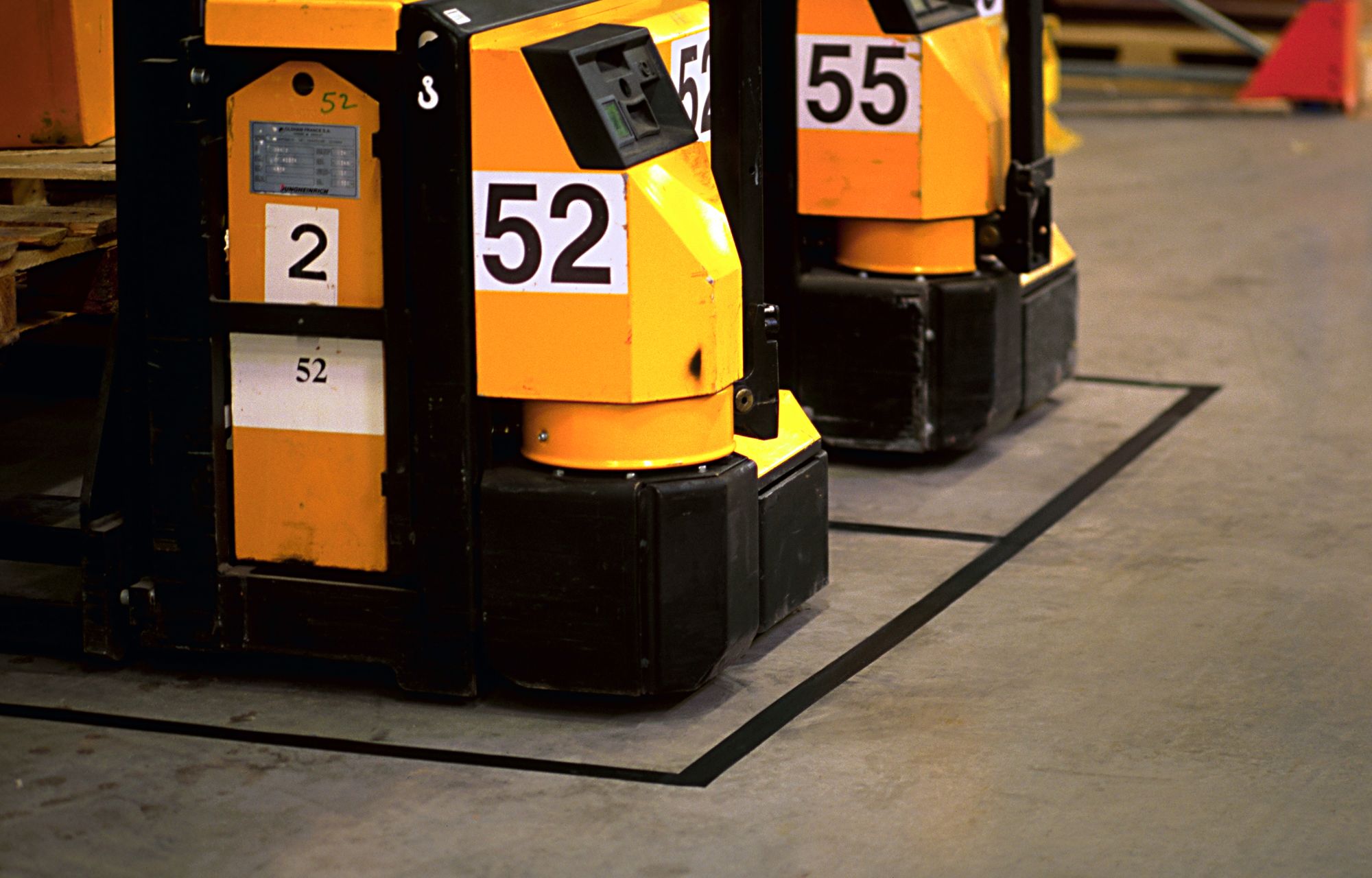 3M™ Cinta de vinilo de uso general 764, Negro, 50 mm x 33 m, Envuelto individualmente Empaquetado convenientemente