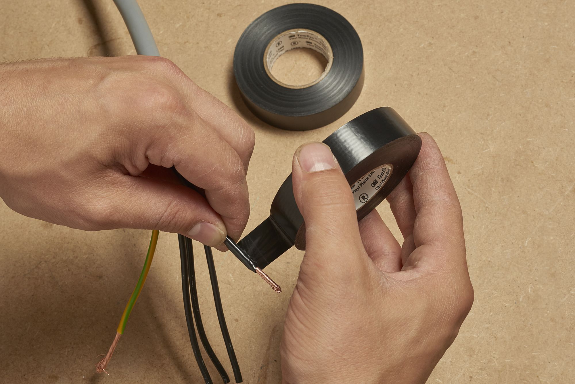 3M™ Temflex™ 1300 Cinta PVC color negro 15MM x 10M