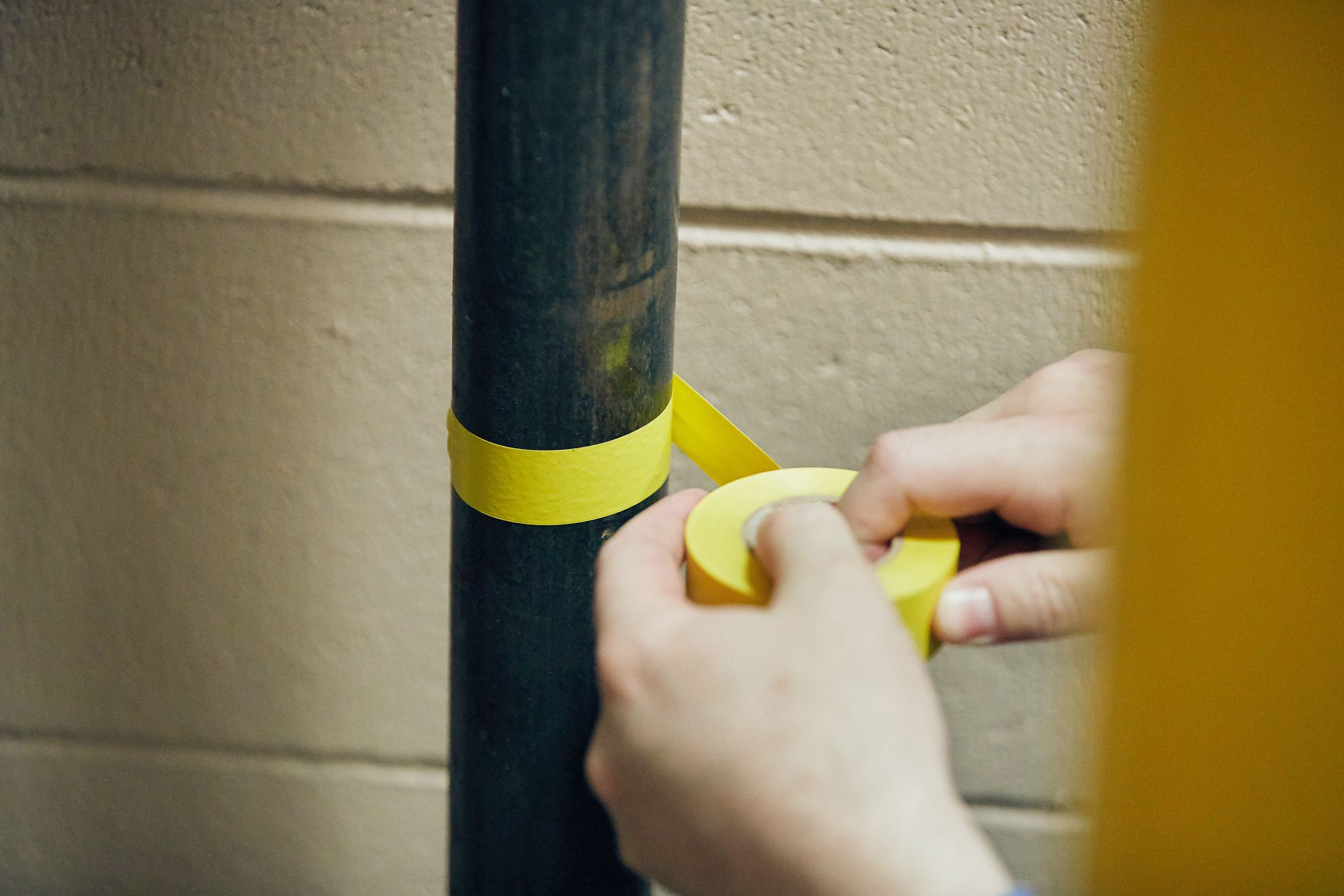 3M™ Cinta de vinilo de uso general 764, Negro, 50 mm x 33 m, Envuelto individualmente Empaquetado convenientemente