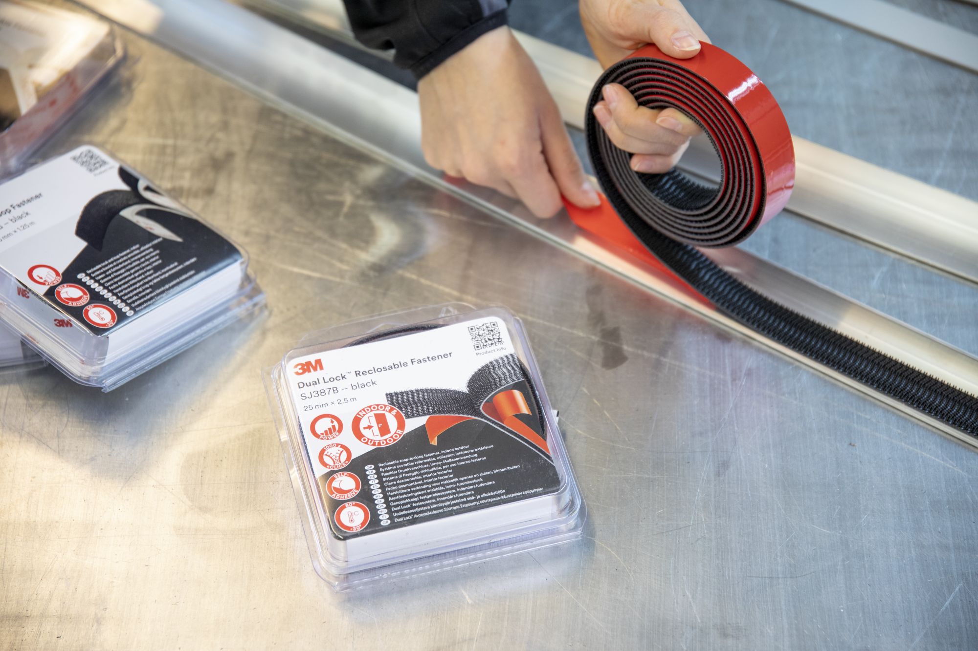 3M™ Dual Lock™ Sistemas de Unión Desmontable SJ3540, Negro, 25 mm x 2.5 m, 5.7 mm, Blíster